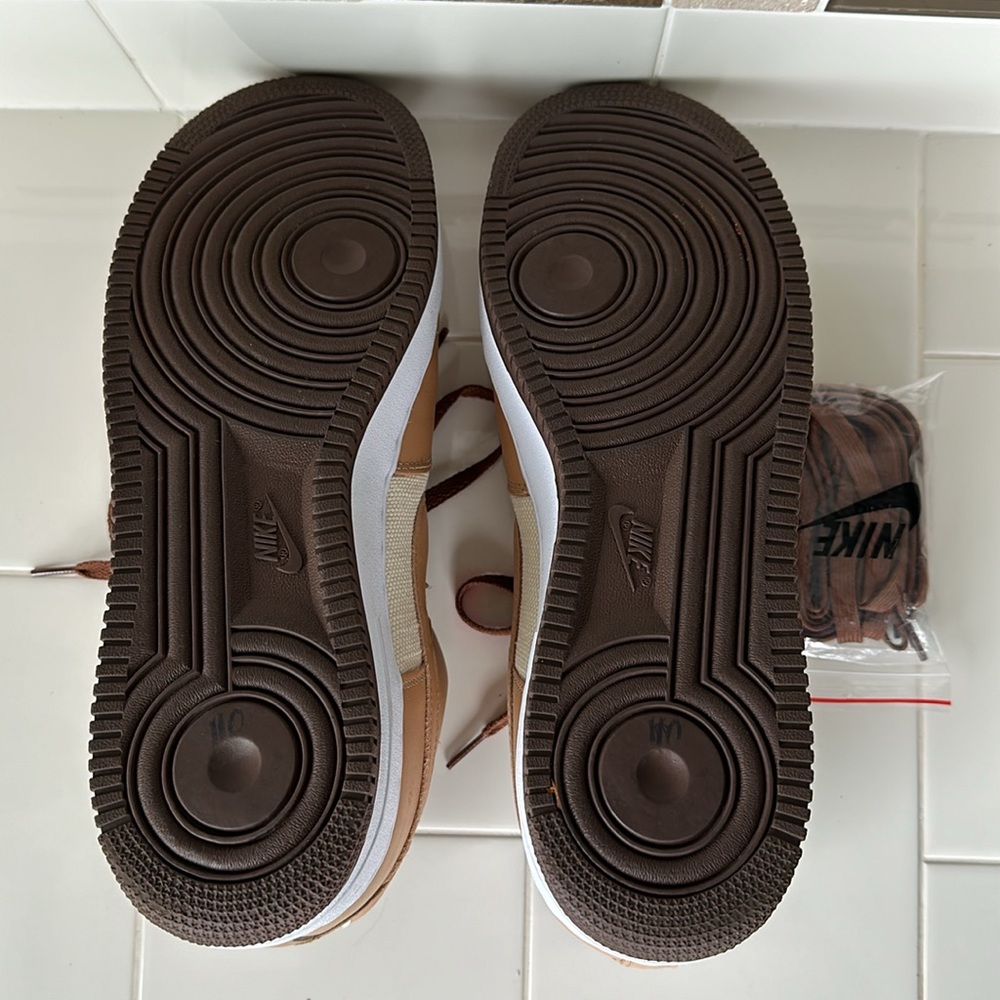 Nike Air Force 1 - Picture 3 of 4
